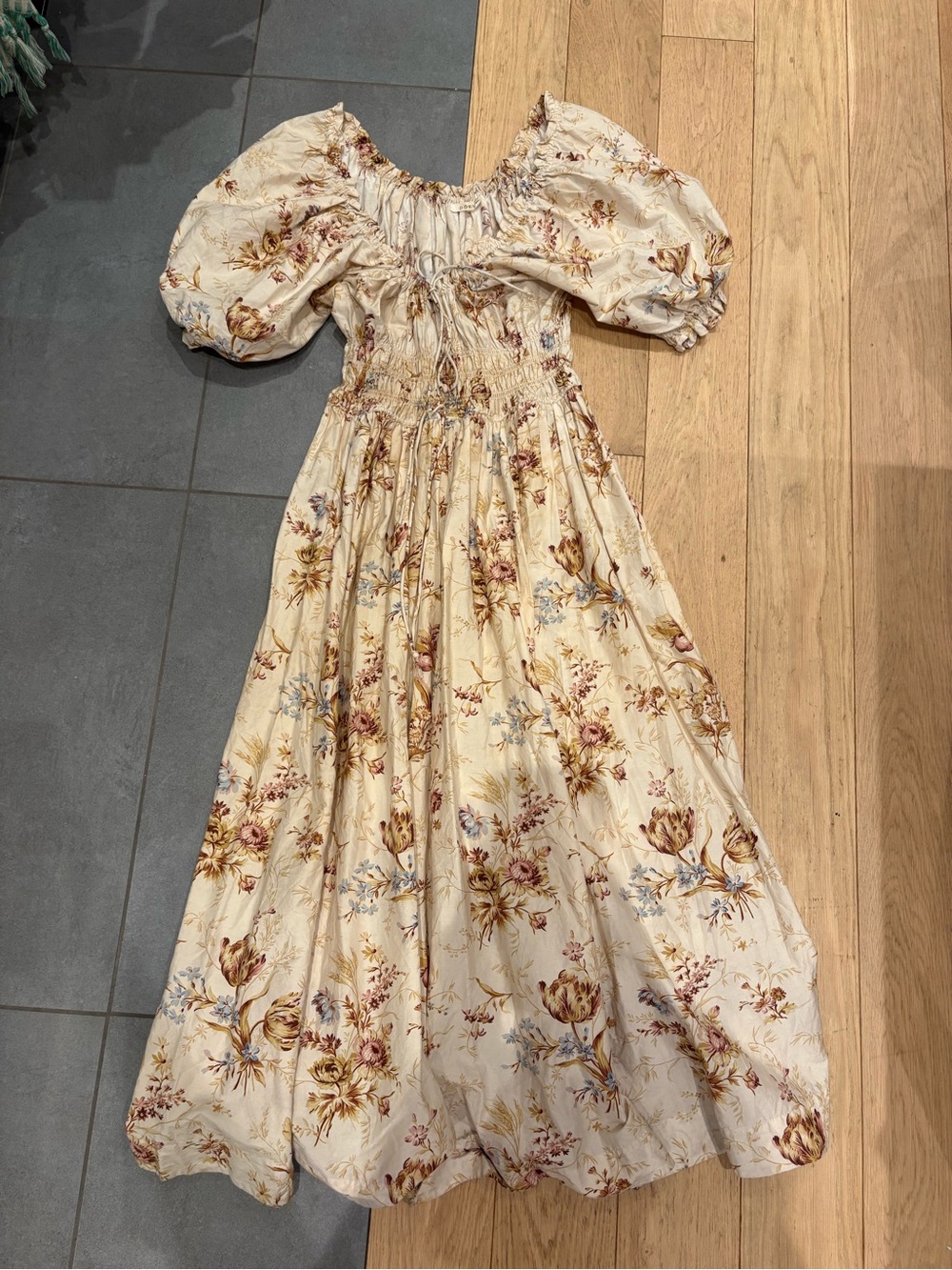 Doen Victoire Cream Floral Puff-Sleeve Maxi Dress